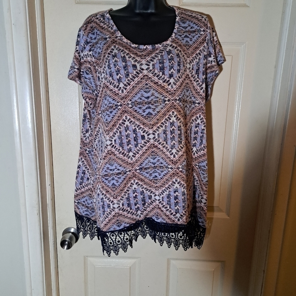 Just Be multicolored blouse lace on bottom edge size 2X